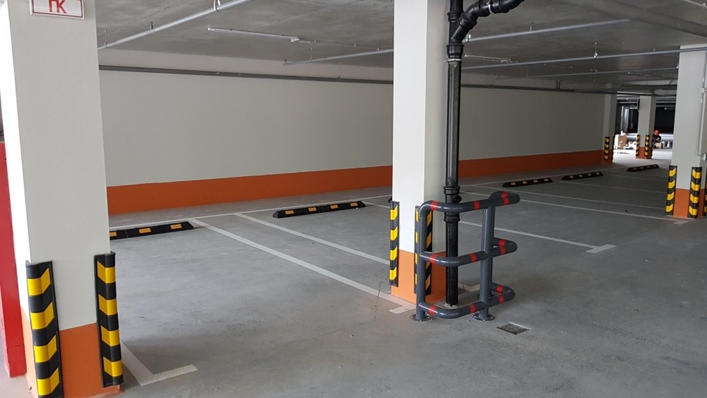 Мойка парковочных зон и выездов